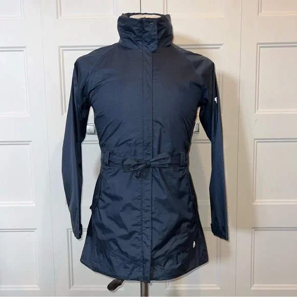 Mountain Hardware 3/4 rain jacket in super condition!!!! - Picture 2 of 15